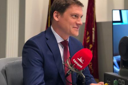 Владимир Исаков на радио «Аврора» рассказал о молодежной политике КПРФ
