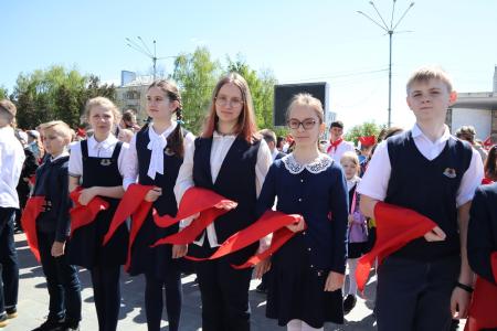 Главная площадь Орла – красногалстучной Пионерии!