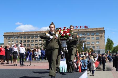 Главная площадь Орла – красногалстучной Пионерии!