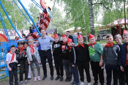 Омск: красные галстуки возвращаются!