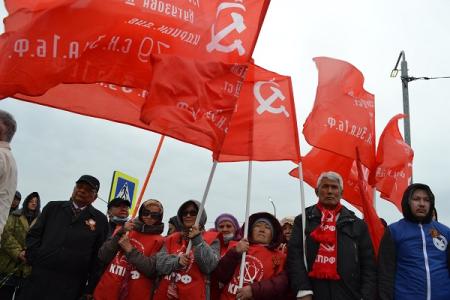 Коммунисты Калмыкии почтили память воинов 28-й Армии
