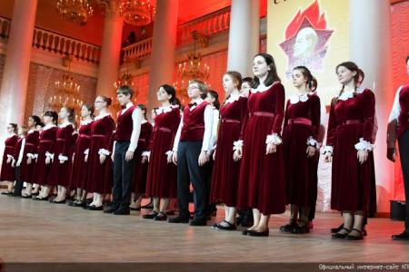Г.А. Зюганов: "Самые яркие страницы в жизни страны Советов связаны с пионерией и комсомолом". В Москве прошел праздничный вечер-концерт, посвященный 100-летию Пионерии
