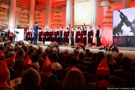Г.А. Зюганов: "Самые яркие страницы в жизни страны Советов связаны с пионерией и комсомолом". В Москве прошел праздничный вечер-концерт, посвященный 100-летию Пионерии