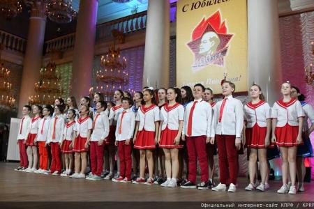 Г.А. Зюганов: "Самые яркие страницы в жизни страны Советов связаны с пионерией и комсомолом". В Москве прошел праздничный вечер-концерт, посвященный 100-летию Пионерии