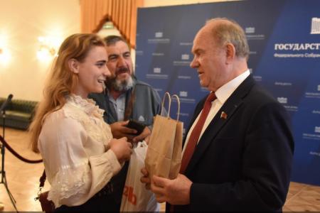 КПРФ в Госдуме провела круглый стол, посвященный решению проблем пчеловодства