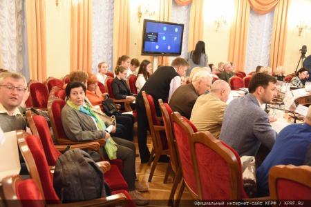 КПРФ в Госдуме провела круглый стол, посвященный решению проблем пчеловодства