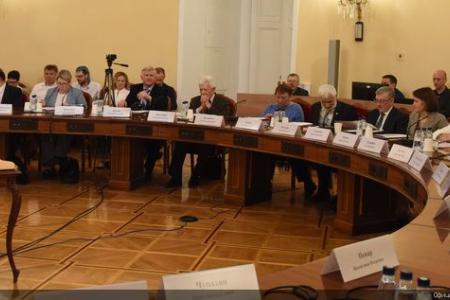 КПРФ в Госдуме провела круглый стол, посвященный решению проблем пчеловодства