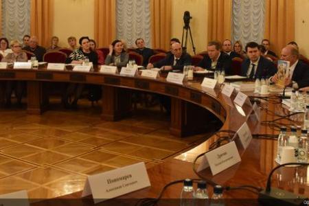 КПРФ в Госдуме провела круглый стол, посвященный решению проблем пчеловодства