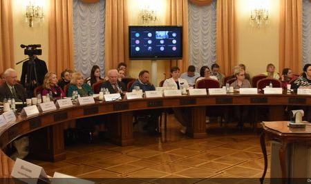 КПРФ в Госдуме провела круглый стол, посвященный решению проблем пчеловодства