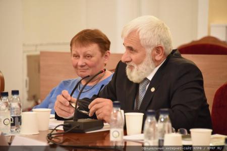 КПРФ в Госдуме провела круглый стол, посвященный решению проблем пчеловодства