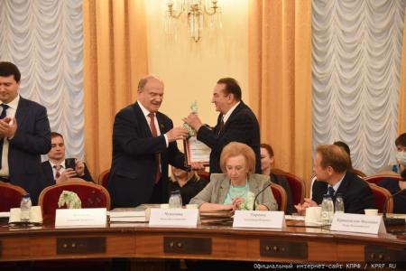 КПРФ в Госдуме провела круглый стол, посвященный решению проблем пчеловодства