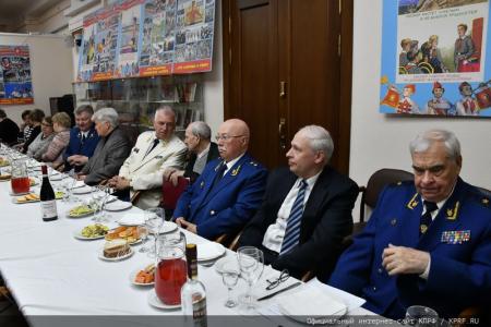 «Служим Советскому Закону!». Накануне столетия советской прокуратуры Г.А. Зюганов наградил ветеранов правоохранительных органов