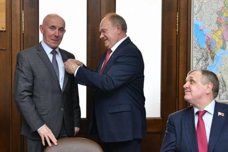 «Служим Советскому Закону!». Накануне столетия советской прокуратуры Г.А. Зюганов наградил ветеранов правоохранительных органов