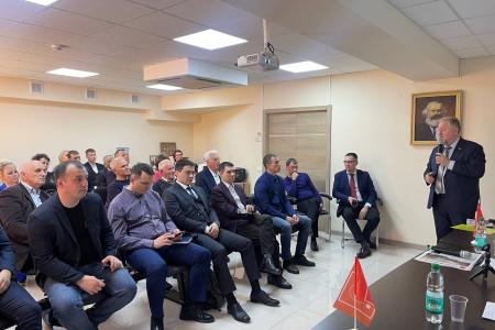 В Южно-Сахалинске прошёл областной партийный семинар по вопросам участия коммунистов выборах