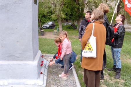 Волгоградские коммунисты почтили память Карла Маркса