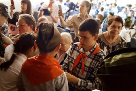 Десятки юных амурчан вступили в ряды пионерской организации в день её юбилея