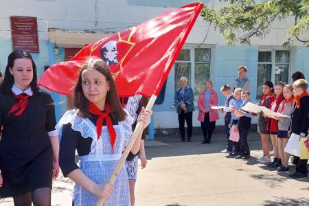 Десятки юных амурчан вступили в ряды пионерской организации в день её юбилея