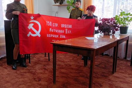 Акция по вручению копии Знамени Победы прошла в Забайкалье