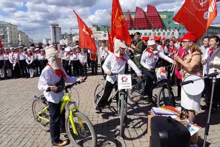 100-летний юбилей красногалстучной пионерии в Якутии