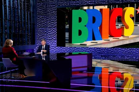 Дмитрий Новиков на телеканале «Звезда»: «Инициативы о расширении БРИКС крайне важны»