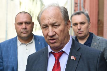Рашкин заявил, что продолжит заниматься политикой, несмотря на лишение депутатского мандата