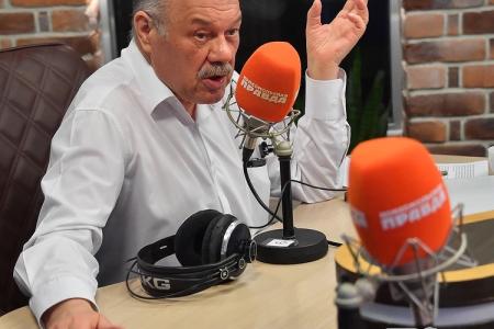Юрий Афонин в программе «Партийная среда» на радио «Комсомольская правда»: о помощи борющемуся Донбассу, социальной справедливости и 100-летии пионерской организации