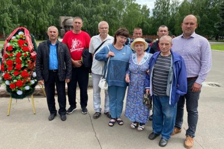 Подмосковные коммунисты в День памяти и скорби провели мероприятия по всему региону