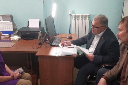 Московская область. Депутат-коммунист Александр Наумов провел приём граждан в городе Озёры