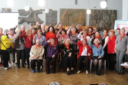 Калуга. К 100-летию Всесоюзной пионерской организации имени В.И.Ленина вышел альманах «Рождённые в СССР»