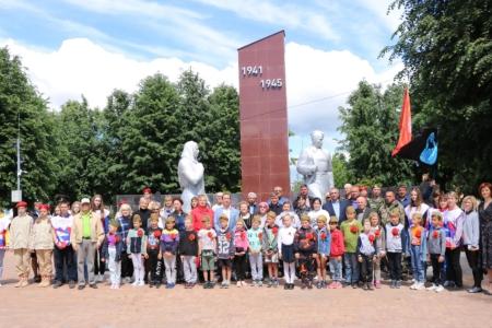 Подмосковные коммунисты в День памяти и скорби провели мероприятия по всему региону