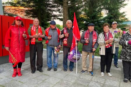 Подмосковные коммунисты в День памяти и скорби провели мероприятия по всему региону