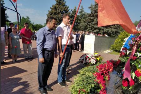 Саратовские коммунисты отметили День памяти и скорби
