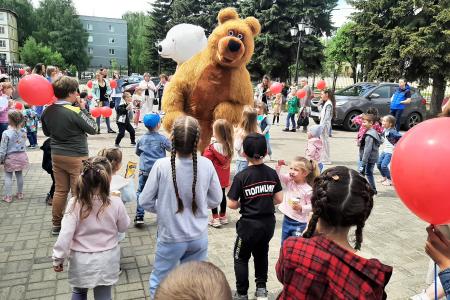 Костромские коммунисты провели праздник ко Дню защиты детей и к 100-летию Пионерии