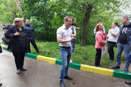 Владимир Исаков провёл встречу с собственниками МКД в г.Тула, в ходе которой решился вопрос с капремонтом крыши проблемного дома