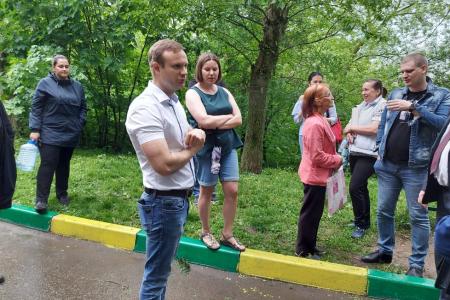 Владимир Исаков провёл встречу с собственниками МКД в г.Тула, в ходе которой решился вопрос с капремонтом крыши проблемного дома