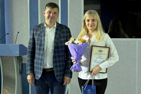 Тюменская область. Депутат Иван Левченко наградил дипломами участников инклюзивного автопробега «Северный путь - 2022»