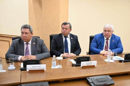 Казбек Тайсаев принял участие в мониторинге республиканского референдума в Казахстане