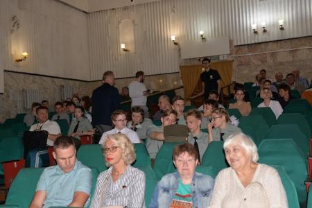 «Красное Знамя над непокоренным Донбассом»: В Новосибирске прошла премьера фильма о событиях в ЛДНР