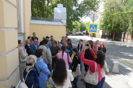 Организация РУСО в Москве провела уличную экскурсию на тему: «История двух восстаний: 1905 и 1993 годы»