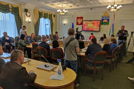 Тюменские депутаты-коммунисты провели пресс-конференцию