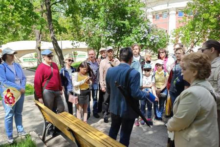 Организация РУСО в Москве провела уличную экскурсию на тему: «История двух восстаний: 1905 и 1993 годы»