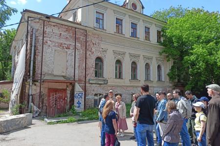 Организация РУСО в Москве провела уличную экскурсию на тему: «История двух восстаний: 1905 и 1993 годы»