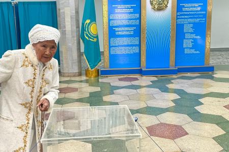 Казбек Тайсаев принял участие в мониторинге республиканского референдума в Казахстане