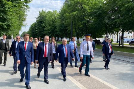 Под руководством В.И. Кашина состоялась рабочая встреча депутатов КПРФ с Председателем Парламента и Председателем Правительства Северной Осетии. Фоторепортаж