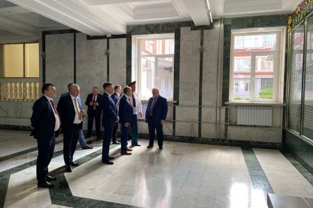 Под руководством В.И. Кашина состоялась рабочая встреча депутатов КПРФ с Председателем Парламента и Председателем Правительства Северной Осетии. Фоторепортаж