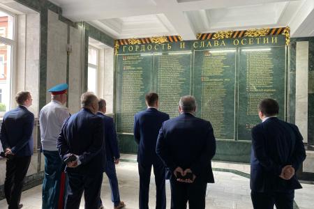 Под руководством В.И. Кашина состоялась рабочая встреча депутатов КПРФ с Председателем Парламента и Председателем Правительства Северной Осетии. Фоторепортаж