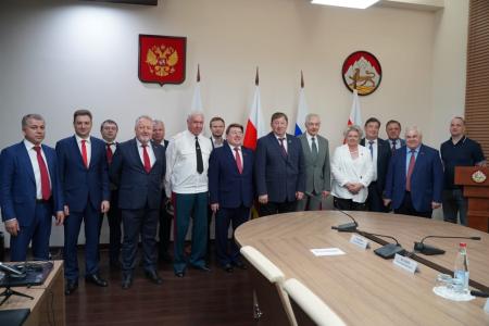 Под руководством В.И. Кашина состоялась рабочая встреча депутатов КПРФ с Председателем Парламента и Председателем Правительства Северной Осетии. Фоторепортаж