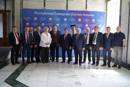 Под руководством В.И. Кашина состоялась рабочая встреча депутатов КПРФ с Председателем Парламента и Председателем Правительства Северной Осетии. Фоторепортаж