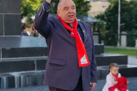 Москва. Родной земли не отдадим ни пяди!