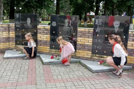 Коммунисты Карачаево-Черкесии по всей республике 22 июня день приняли участие в антифашистских мероприятиях
